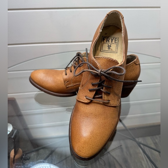 Frye Women’s Leather Heeled Oxfords Vintage - Picture 1 of 10